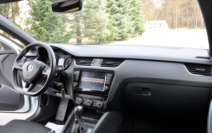 Skoda Octavia cena 57900 przebieg: 217000, rok produkcji 2017 z Myszków małe 781